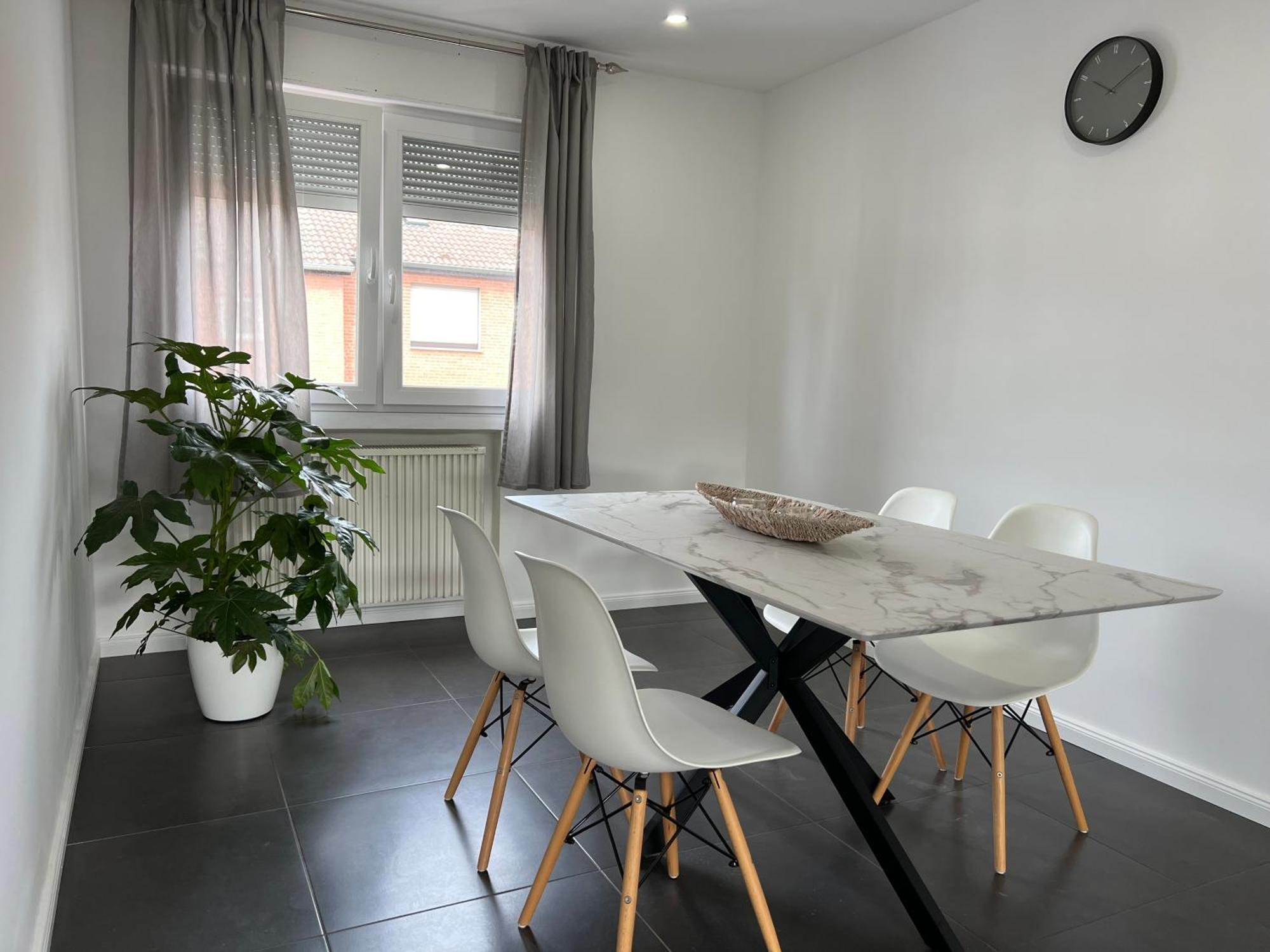 Elegante Apartment In Erftstadt Mit Balkon, Zentral, Bahnhof Nah, Phantasialand Bruehl Bei Cologne エクステリア 写真