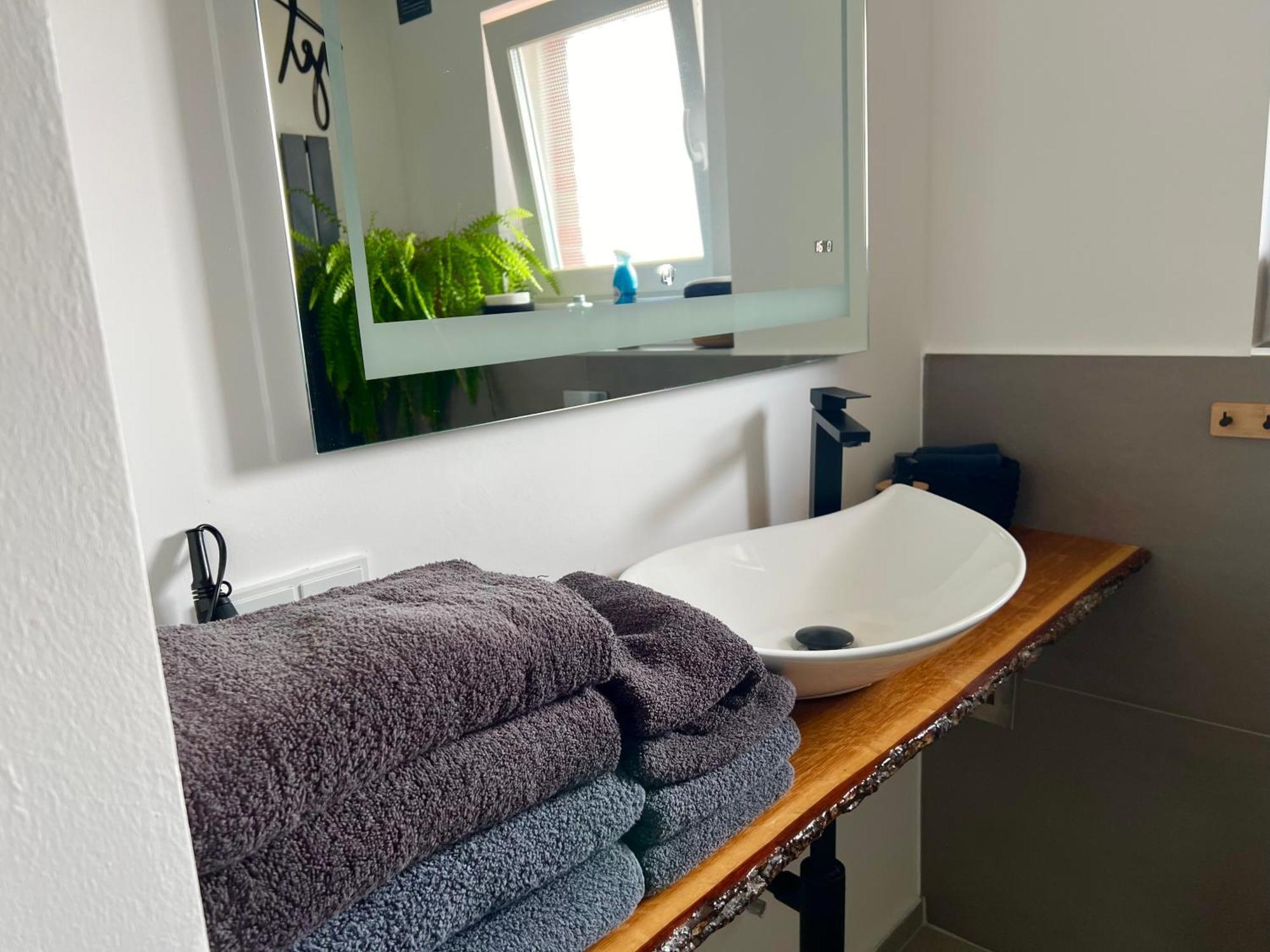Elegante Apartment In Erftstadt Mit Balkon, Zentral, Bahnhof Nah, Phantasialand Bruehl Bei Cologne エクステリア 写真
